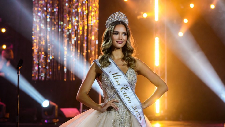 The Most Beautiful Fan - image 1